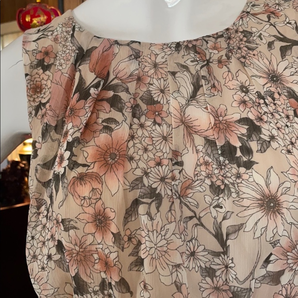 Pretty Dress - image 2